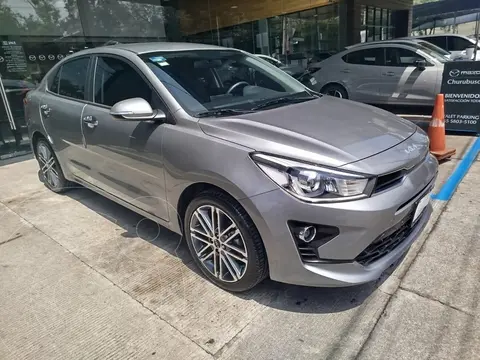 foto Kia Rio Sedán EX Aut usado (2023) color Gris Acero precio $319,000
