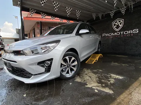 Kia Rio Sedan LX usado (2021) color Plata precio $234,900