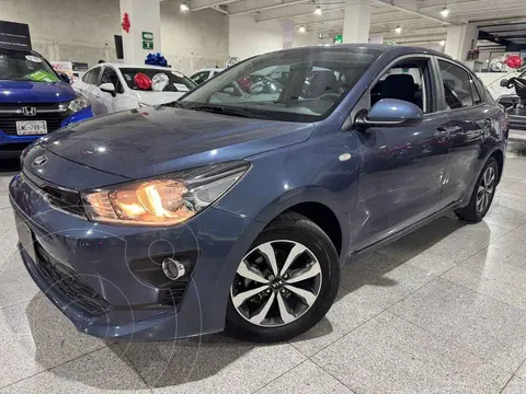 Kia Rio Sedan LX Aut usado (2021) color Violeta financiado en mensualidades(enganche $64,010 mensualidades desde $4,897)