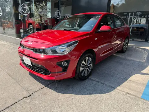 Kia Rio Sedan L usado (2022) color Rojo precio $247,000