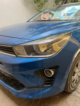 Kia Rio Sedan L usado (2021) color Azul precio $160,000