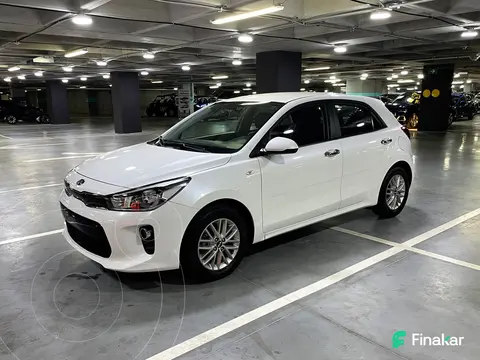 Kia Rio Sedan EX Aut usado (2019) color Blanco precio $232,000