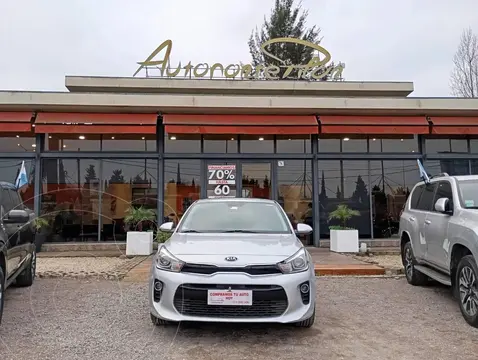 KIA Rio RIO   1.6 SX 5 PTAS AUT       L/18 usado (2021) color Gris precio u$s18.000
