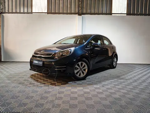 KIA Rio EX 5P usado (2016) color Azul Profundo precio $15.500.000