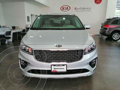 foto Kia Sedona Versión usado (2020) color Plata precio $762,900