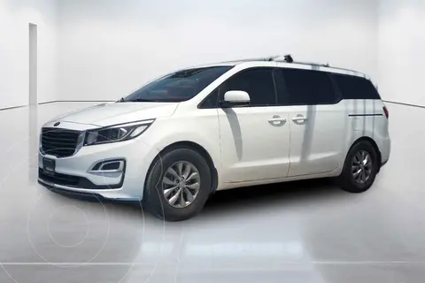 Kia Sedona LX usado (2020) color Blanco precio $320,000