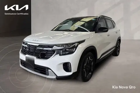 Kia Seltos SXL usado (2024) color Blanco financiado en mensualidades(enganche $126,712 mensualidades desde $10,877)
