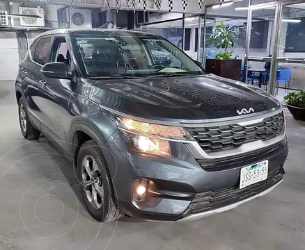 Kia Seltos EX usado (2022) color Gris Hierro precio $339,000