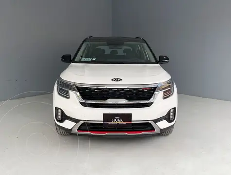Kia Seltos GT Line usado (2021) color Blanco precio $319,000
