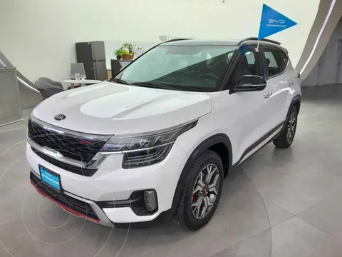 Kia Seltos GT Line usado (2021) color Blanco precio $330,000