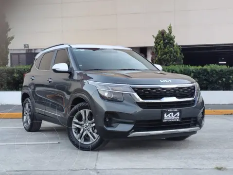 Kia Seltos EX Pack usado (2023) color Gris precio $399,800