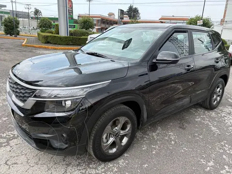 Kia Seltos EX Aut usado (2023) color Negro financiado en mensualidades(enganche $69,440 mensualidades desde $7,576)