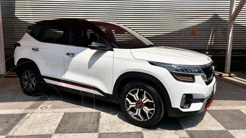 foto Kia Seltos GT Line usado (2022) color Blanco precio $363,000