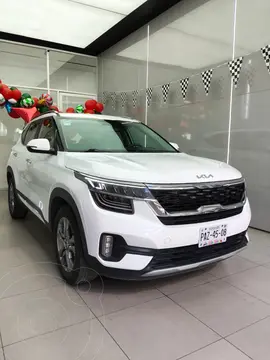 Kia Seltos SX usado (2022) color Blanco precio $350,000