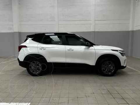 Kia Seltos EX Pack usado (2024) color Blanco precio $449,800
