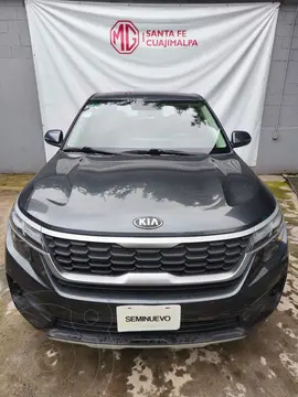Kia Seltos EX usado (2020) color Gris Oscuro precio $265,000