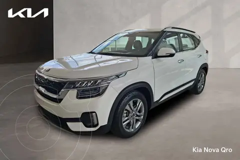 Kia Seltos SX usado (2021) color Blanco financiado en mensualidades(enganche $87,200 mensualidades desde $7,486)