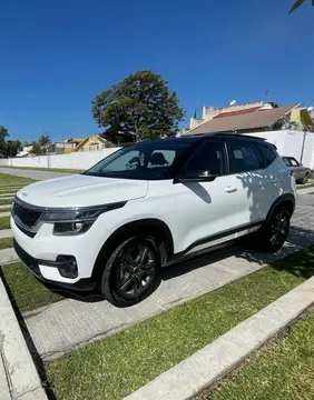Kia Seltos EX PACK Aut usado (2023) color Blanco Perla precio $320,000
