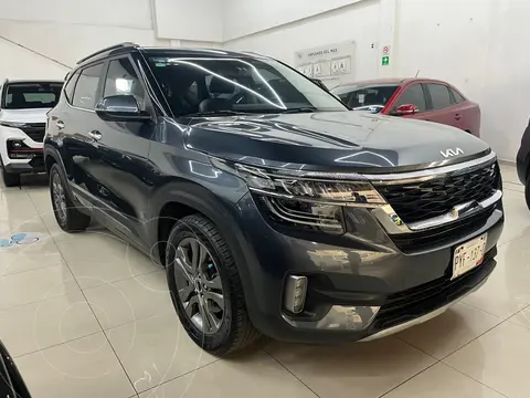 Kia Seltos SX usado (2023) color Gris precio $379,000