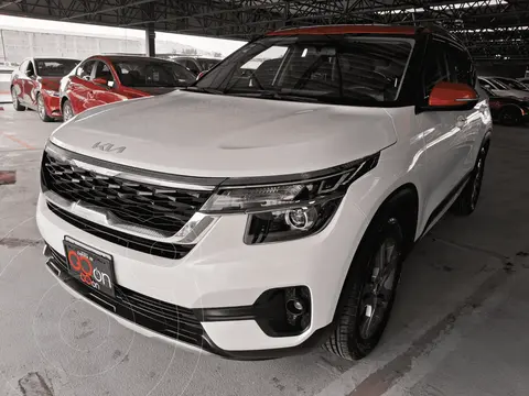 Kia Seltos EX Pack usado (2023) color KIASTEEL GREY financiado en mensualidades(enganche $97,555 mensualidades desde $7,460)