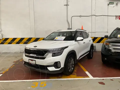 Kia Seltos SX usado (2021) color Blanco Perla financiado en mensualidades(enganche $91,500 mensualidades desde $10,000)