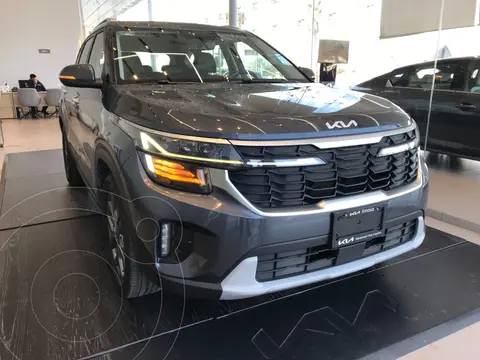 Kia Seltos SX usado (2024) color Gris Gravedad precio $477,000