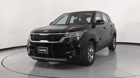 Kia Seltos EX Aut usado (2020) color Negro precio $397,999