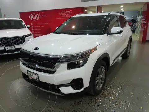 Kia Seltos EX PACK Aut usado (2020) color Blanco financiado en mensualidades(enganche $88,688 mensualidades desde $7,877)