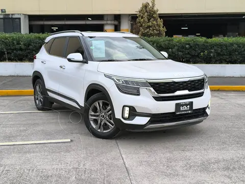 Kia Seltos SX usado (2023) color Blanco precio $429,800