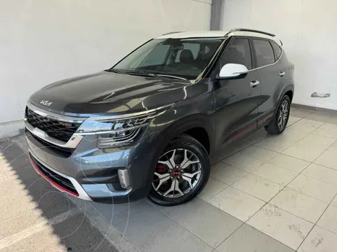 Kia Seltos GT Line usado (2023) color Gris financiado en mensualidades(enganche $115,812 mensualidades desde $9,942)