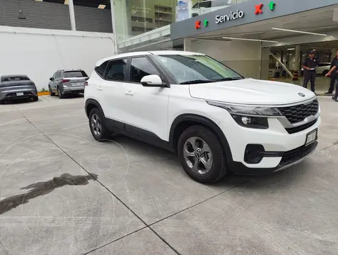 Kia Seltos EX Aut usado (2021) color Blanco precio $299,000