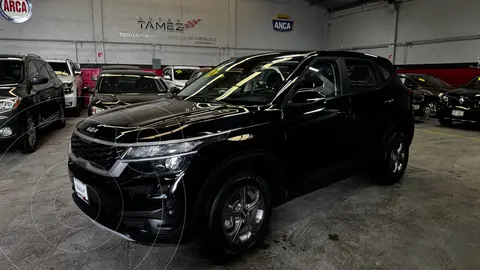 Kia Seltos EX Aut usado (2022) color Negro financiado en mensualidades(enganche $74,580 mensualidades desde $7,988)