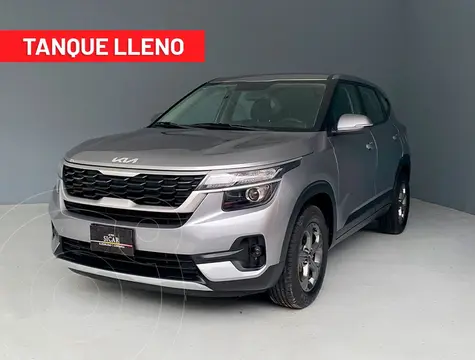 Kia Seltos EX Aut usado (2023) color Gris precio $349,000