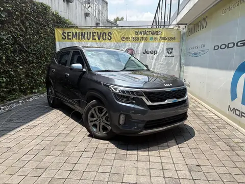 Kia Seltos SX usado (2022) color Negro precio $375,000