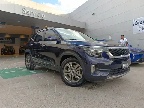 Kia Seltos SX usado (2023) color Azul precio $400,000