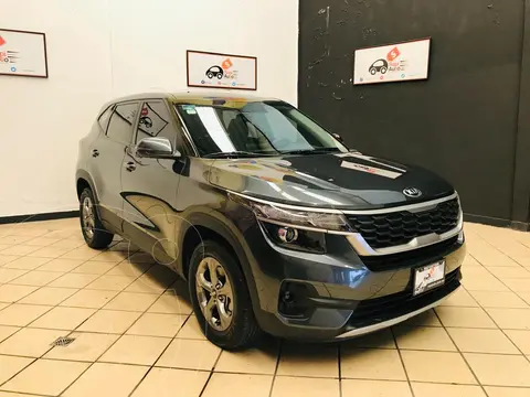 foto Kia Seltos EX Aut usado (2021) color Gris Hierro precio $343,000
