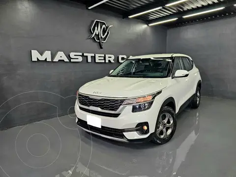 Kia Seltos EX Aut usado (2022) color Blanco Perla precio $349,000