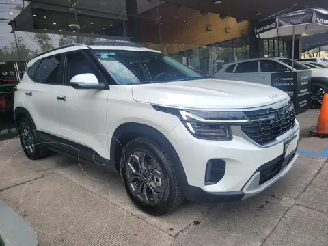 Kia Seltos SX usado (2024) color Blanco Perla financiado en mensualidades(enganche $124,750 mensualidades desde $13,142)