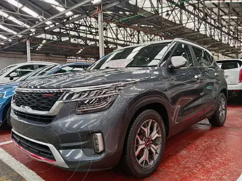 Kia Seltos GT Line usado (2020) color Gris Hierro financiado en mensualidades(enganche $87,500 mensualidades desde $9,100)