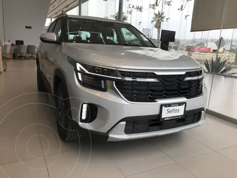 Kia Seltos SX usado (2025) color SPARKLING SILVER precio $482,000