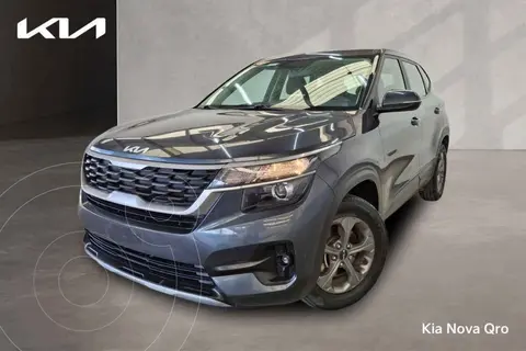 Kia Seltos EX Aut usado (2022) color Gris financiado en mensualidades(enganche $85,838 mensualidades desde $7,369)