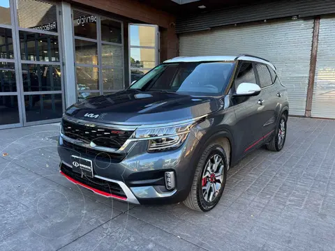 Kia Seltos GT Line usado (2022) color Gris precio $405,000