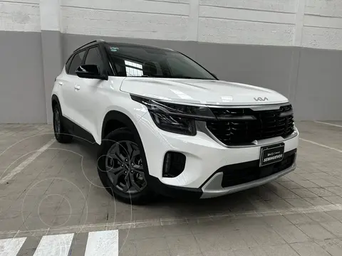 Kia Seltos EX Pack usado (2024) color Blanco precio $449,800