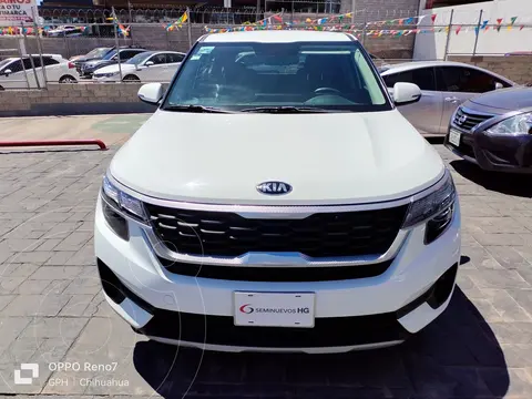 foto Kia Seltos EX usado (2020) color Blanco precio $348,000