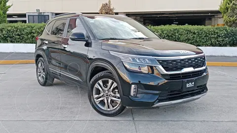 Kia Seltos SX usado (2023) color Negro precio $390,920