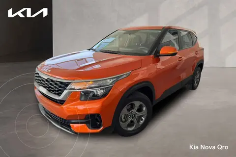Kia Seltos EX Aut usado (2022) color Naranja financiado en mensualidades(enganche $91,288 mensualidades desde $7,836)