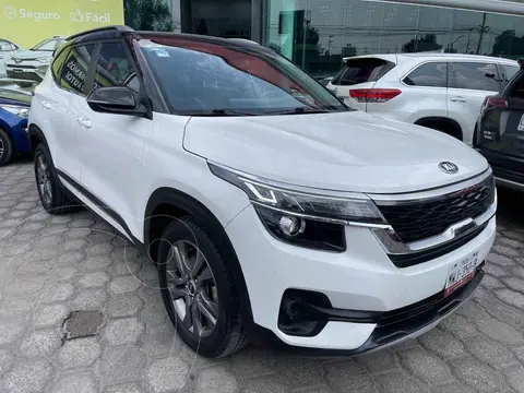 Kia Seltos EX Pack usado (2021) color Blanco financiado en mensualidades(enganche $83,312 mensualidades desde $7,035)