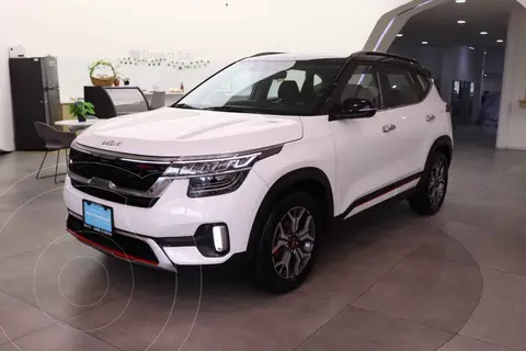 Kia Seltos GT Line usado (2022) color Blanco financiado en mensualidades(enganche $82,080 mensualidades desde $8,713)
