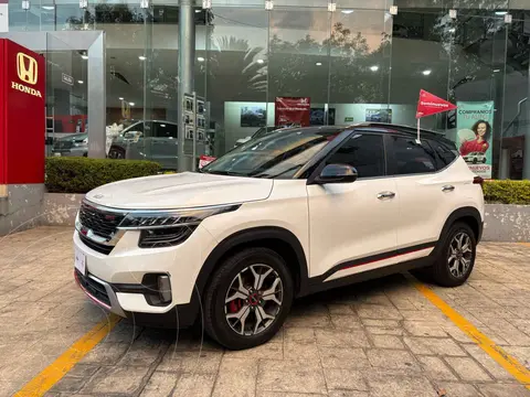 Kia Seltos GT Line usado (2023) color Blanco precio $412,000