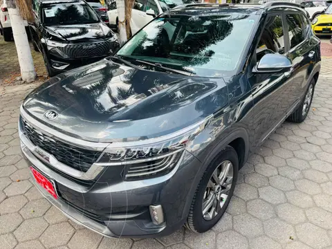 Kia Seltos SX usado (2021) color Gris precio $327,000